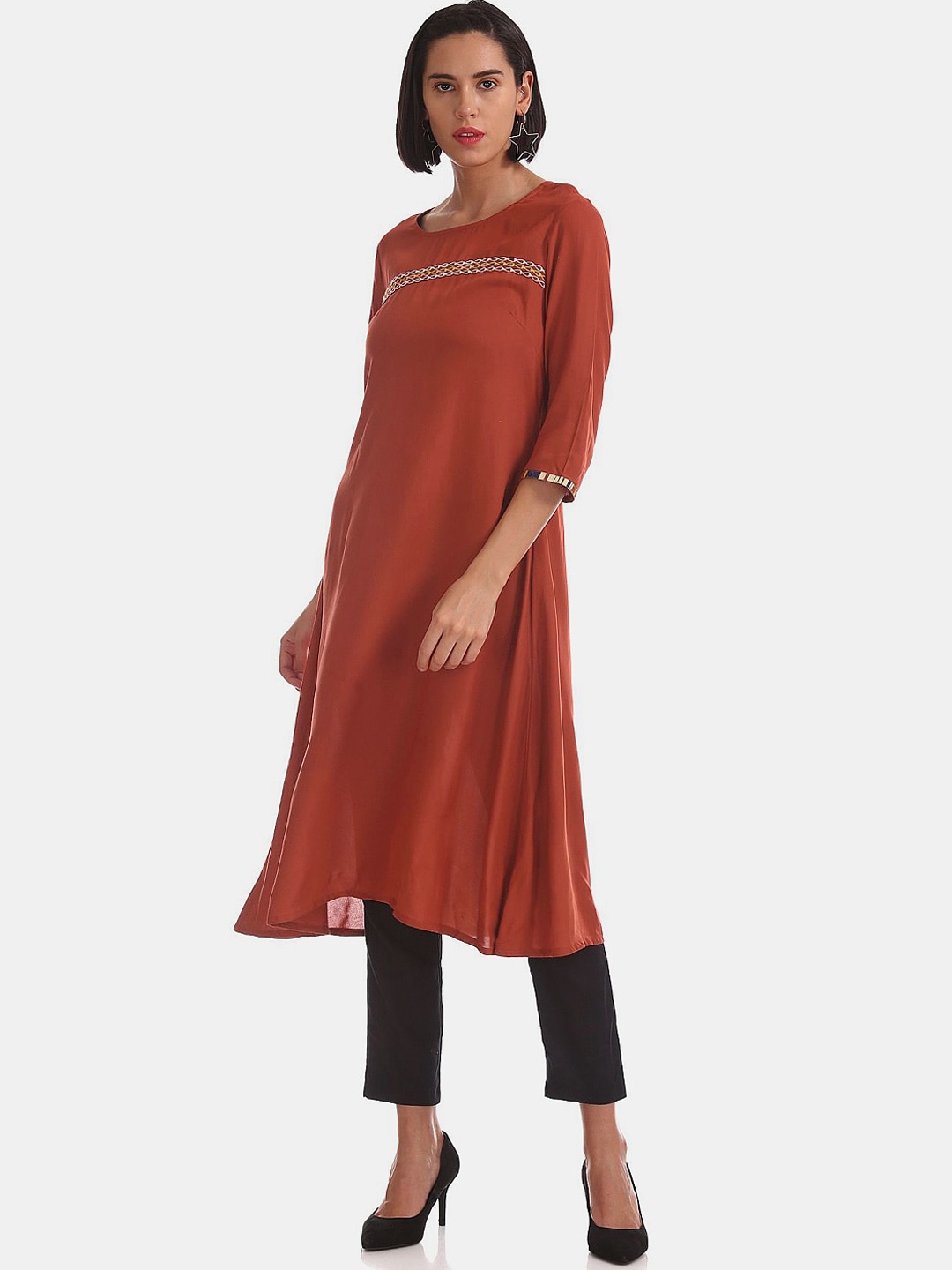 

V-Mart Round Neck Thread Work Cotton Kurta With Jacket, Rust