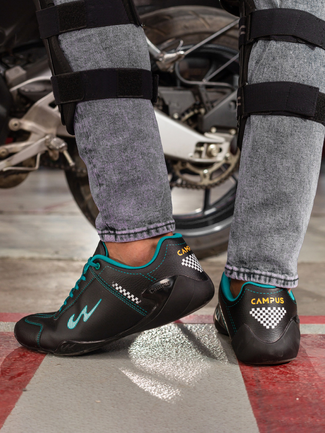 

Campus Men Black PU Sneakers