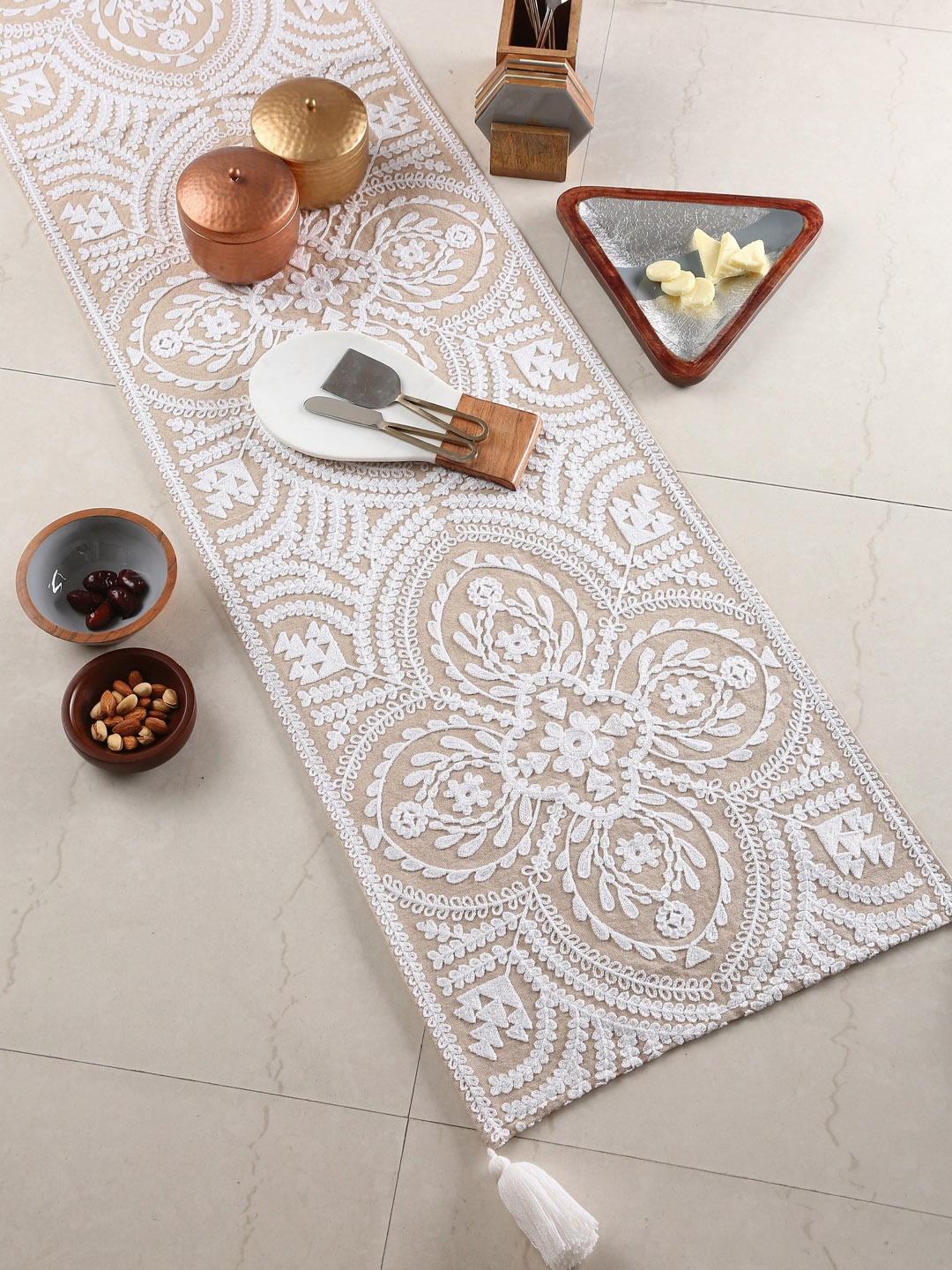 

Amoliconcepts Beige & White Embroidered Cotton Table Runners