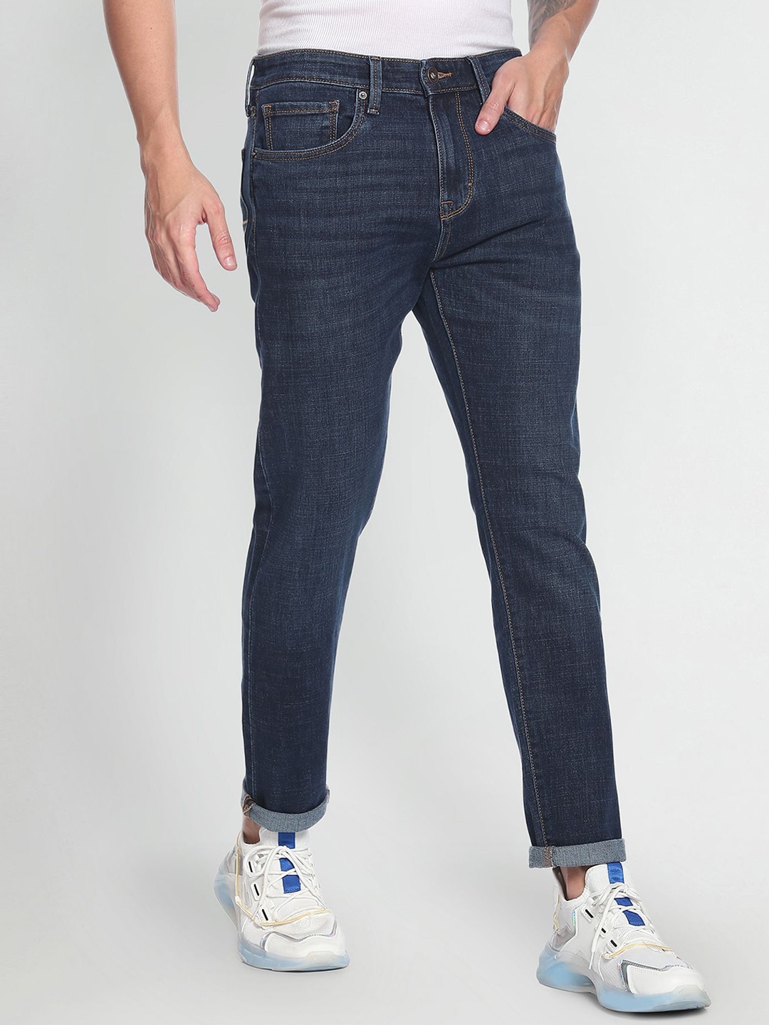 

Flying Machine Men Slim Fit Mid-Rise Light Fade Jeans, Blue