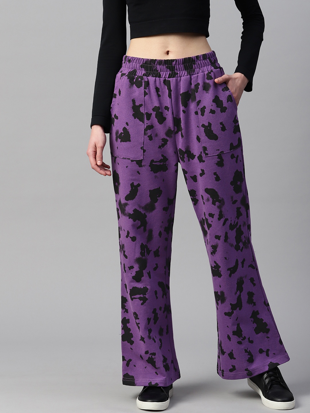 

Laabha Printed Track Pants, Purple