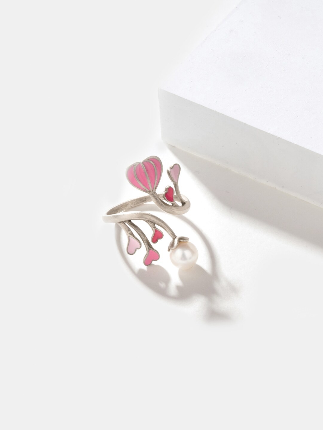 

SHAYA 9.25 Sterling Silver Oxidized Pearl Beaded Adjustable Finger Ring, Pink