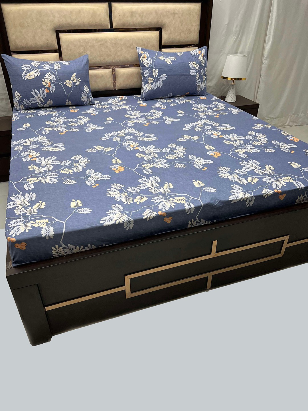 

Pure Decor Blue 260 TC King Bedsheet with 2 Pillow Covers