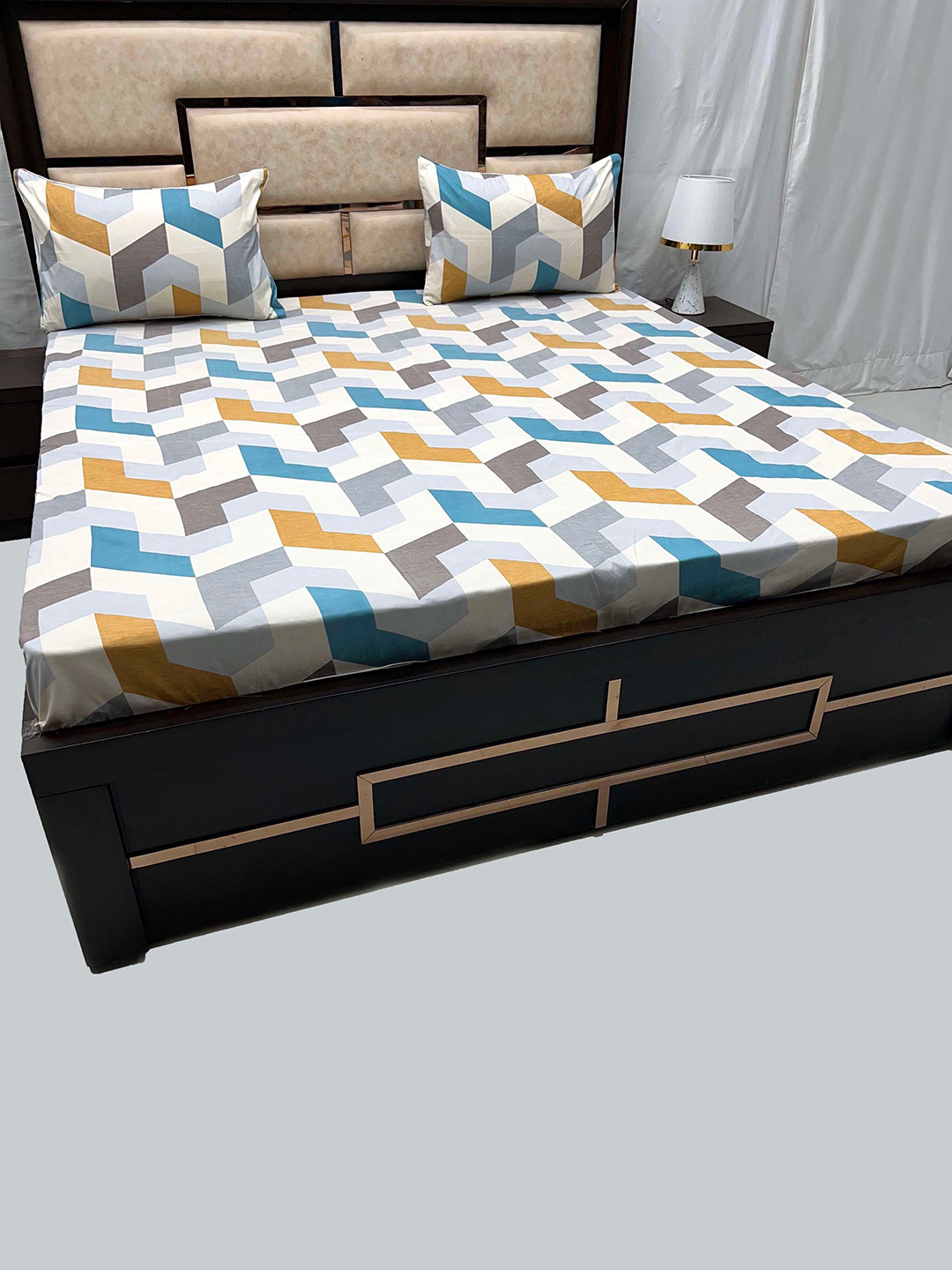 

Pure Decor Leisure Fur White & Blue Geometric 260 TC Flat King Bedsheet & 2 Pillow Covers