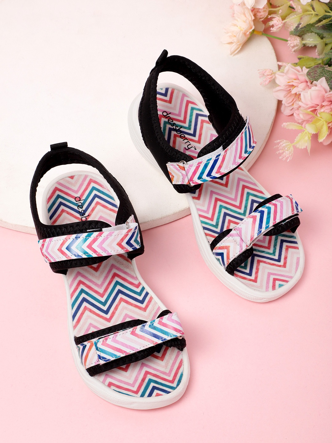 

DressBerry Women Chevron Print Sports Sandals, Pink