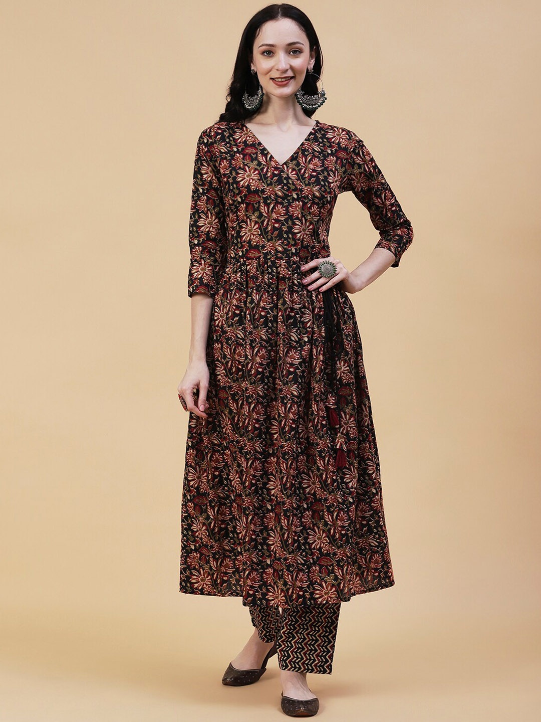 

FASHOR Floral Printed V Neck Pure Cotton Angrakha Kurta with Trousers, Black