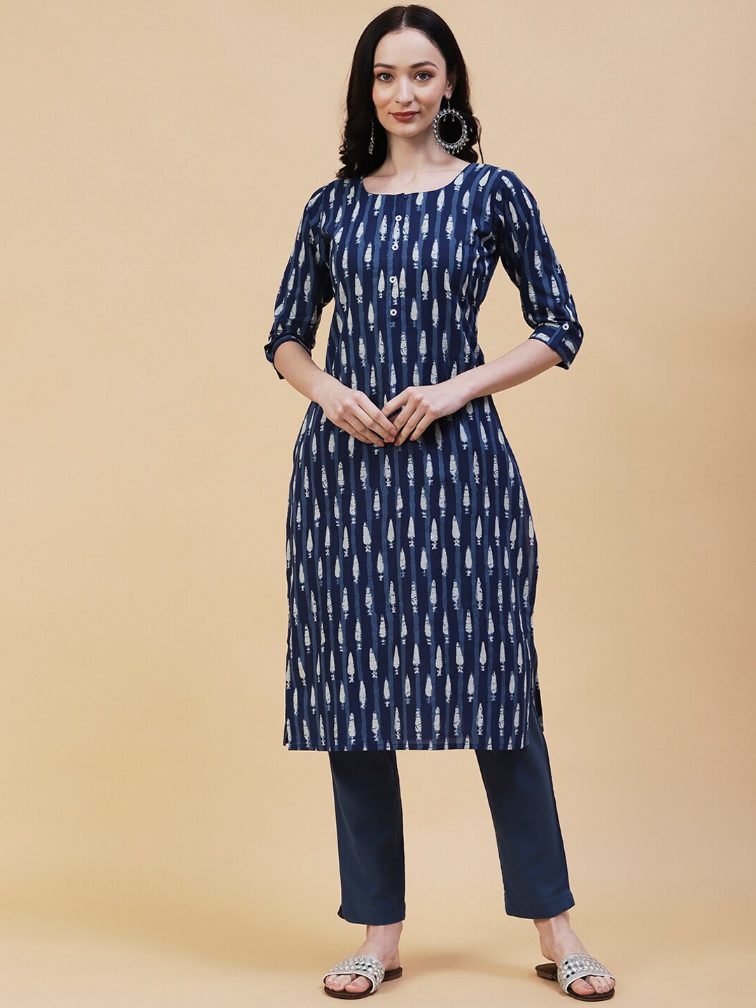 

FASHOR Ethnic Motifs Printed Batik Print Straight Kurta, Navy blue