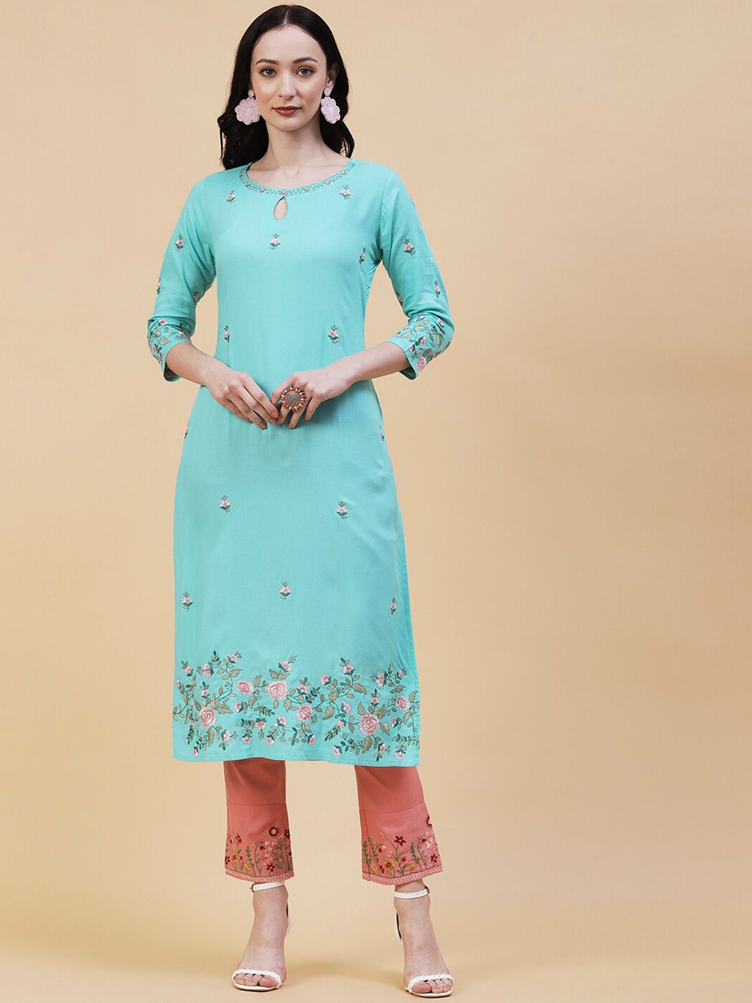 

FASHOR Floral Embroidered Keyhole Neck Straight Kurta, Sea green