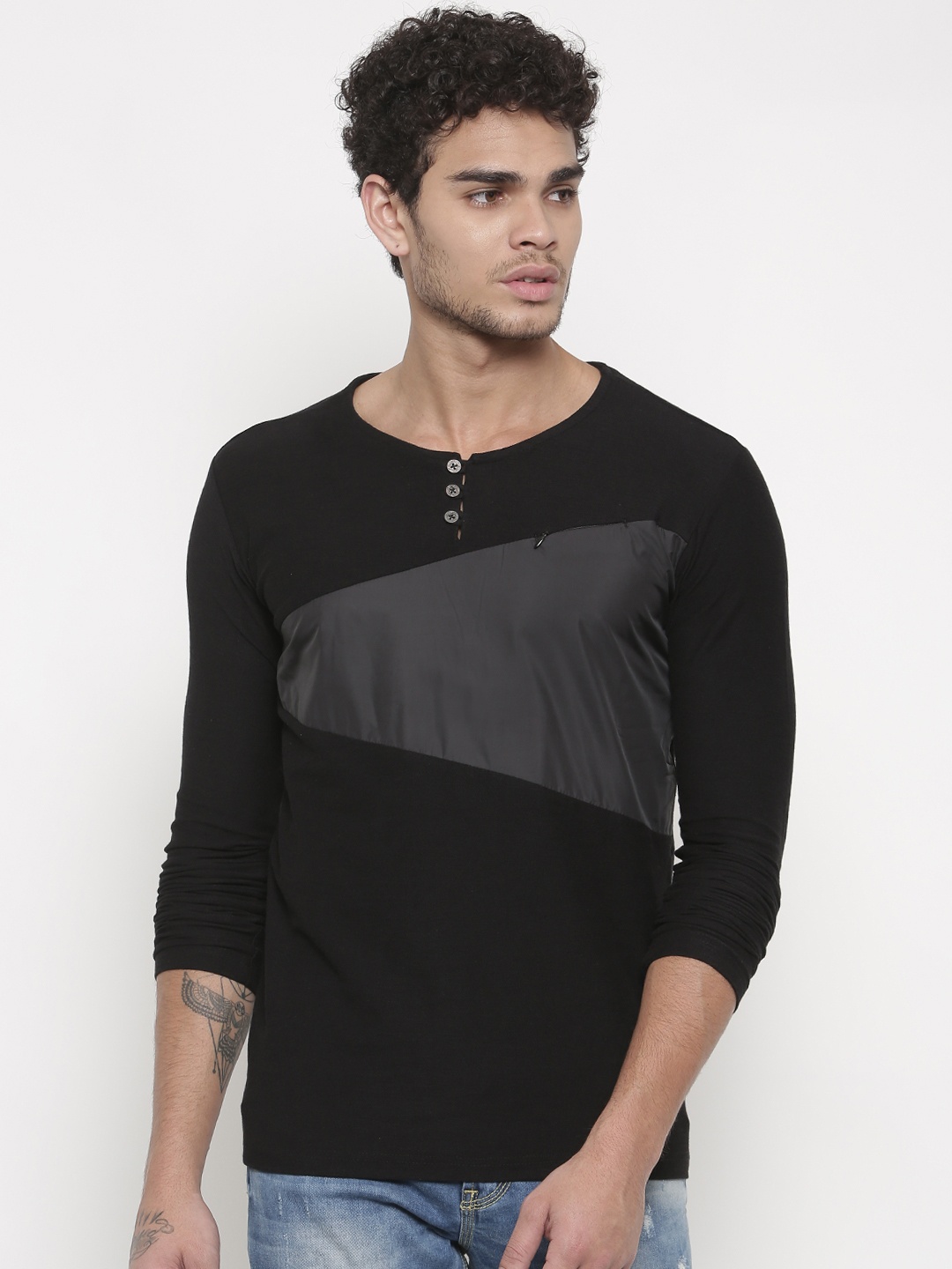 

Status Quo Men Black Slim Fit Solid Henley Neck T-shirt