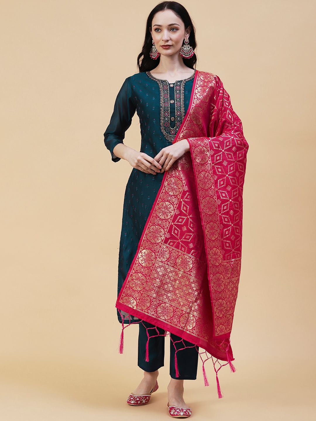 

FASHOR Round Neck Ethnic Motifs Embroidered Kurta With Trousers & Dupatta, Teal
