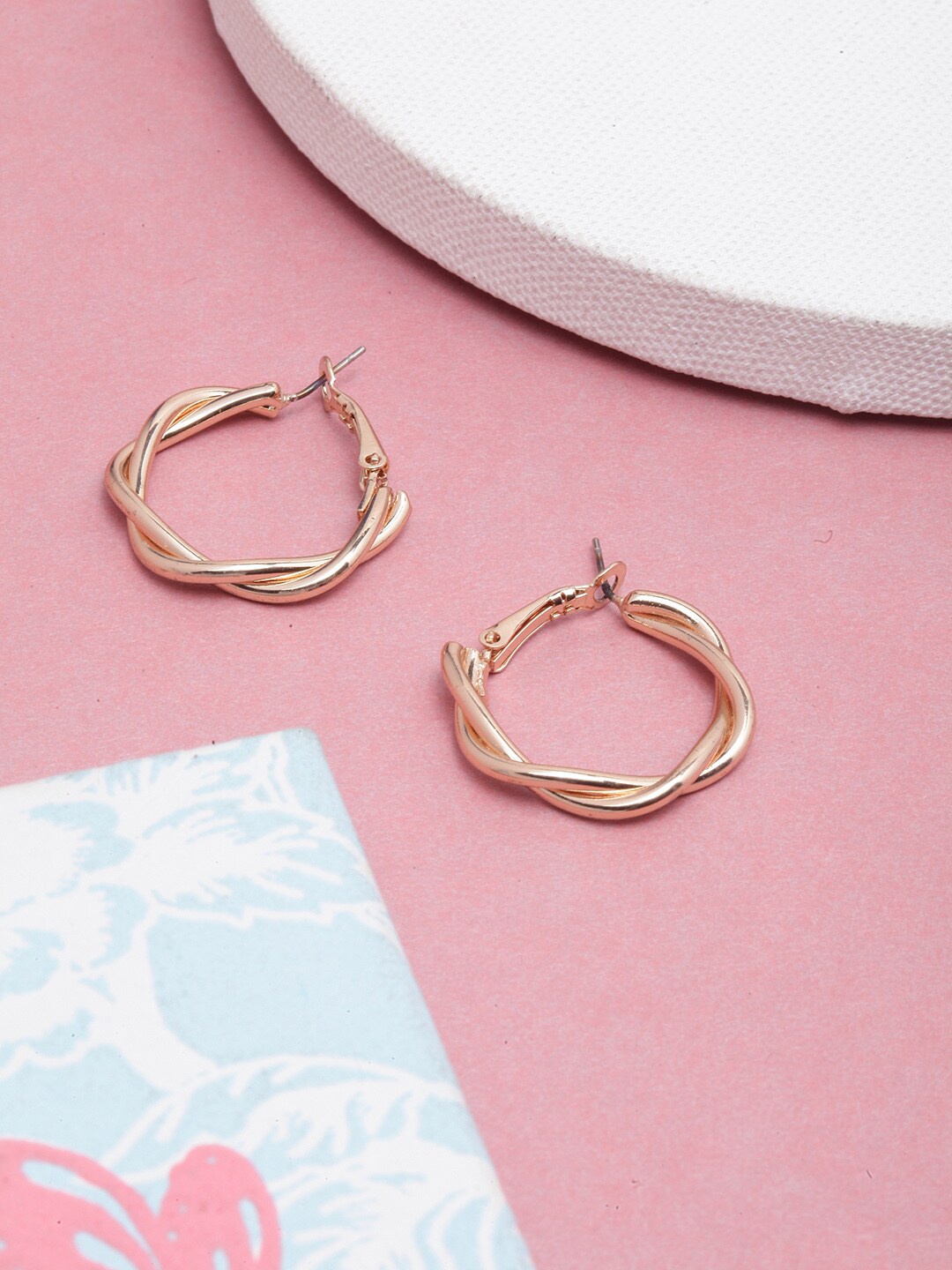 

DIVA WALK Gold-Plated Circular Hoop Earrings