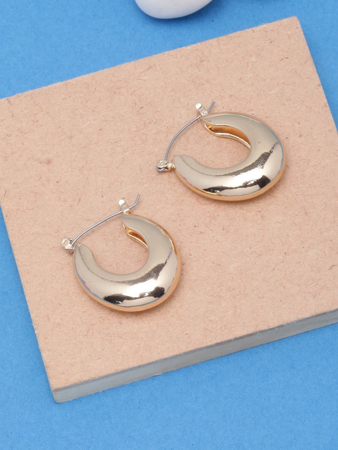 

DIVA WALK Gold-Plated Contemporary Hoop Earrings