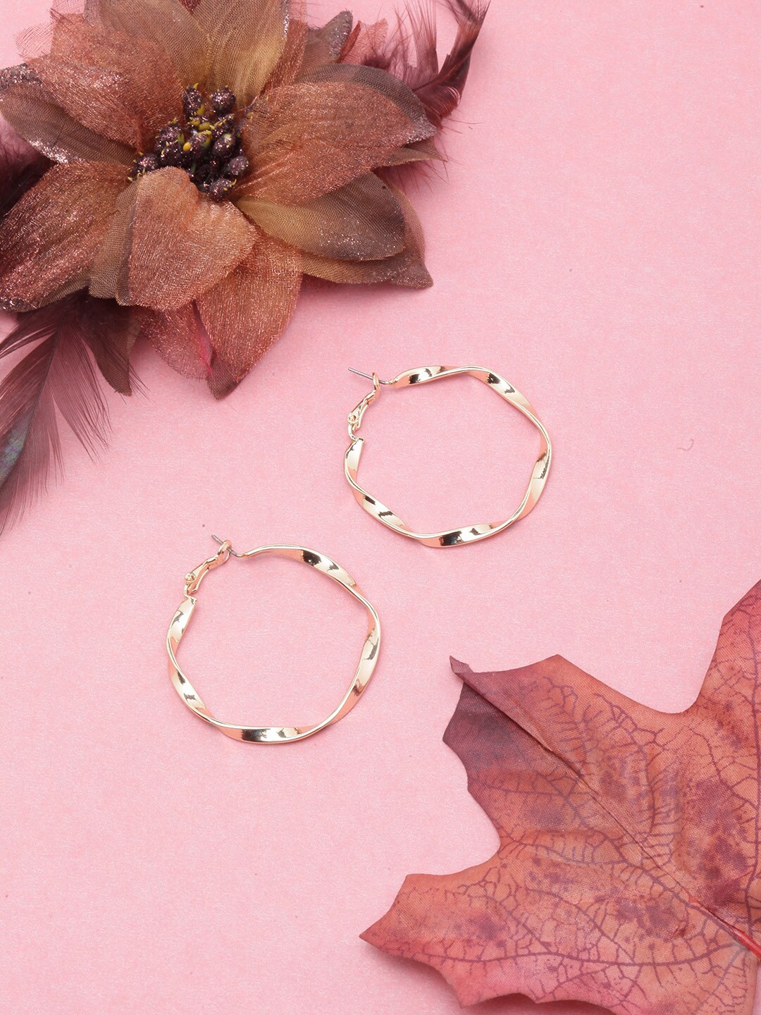 

DIVA WALK Gold-Plated Circular Hoop Earrings