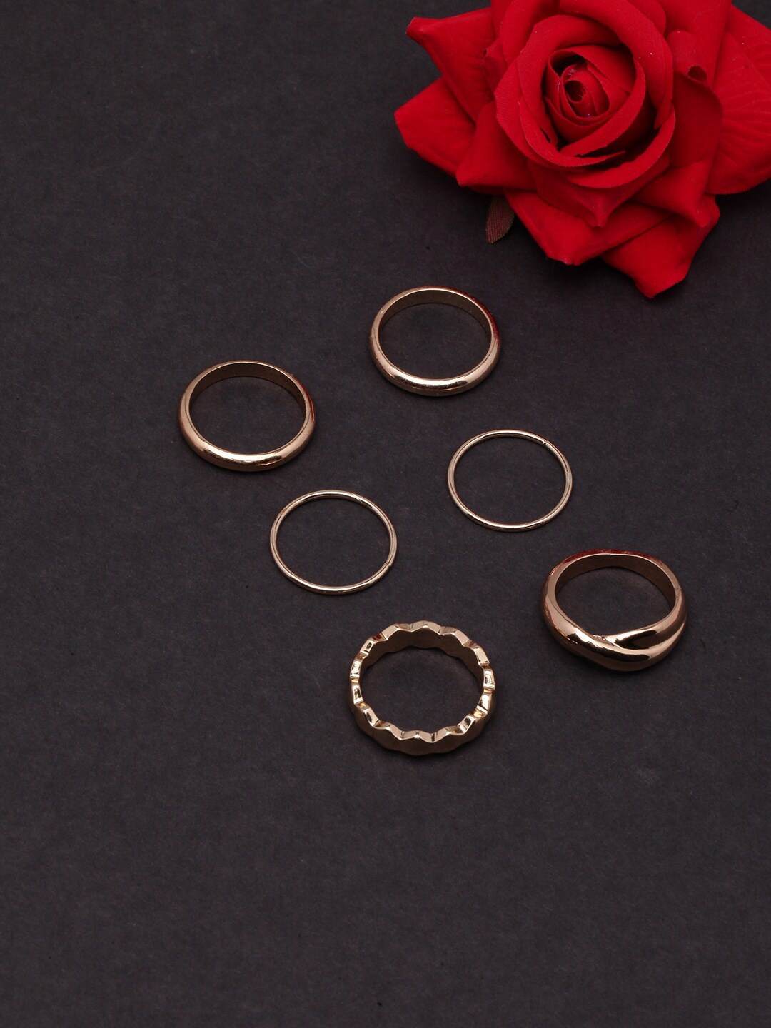 

DIVA WALK Set Of 6 Gold-Plated Adjustable Finger Rings