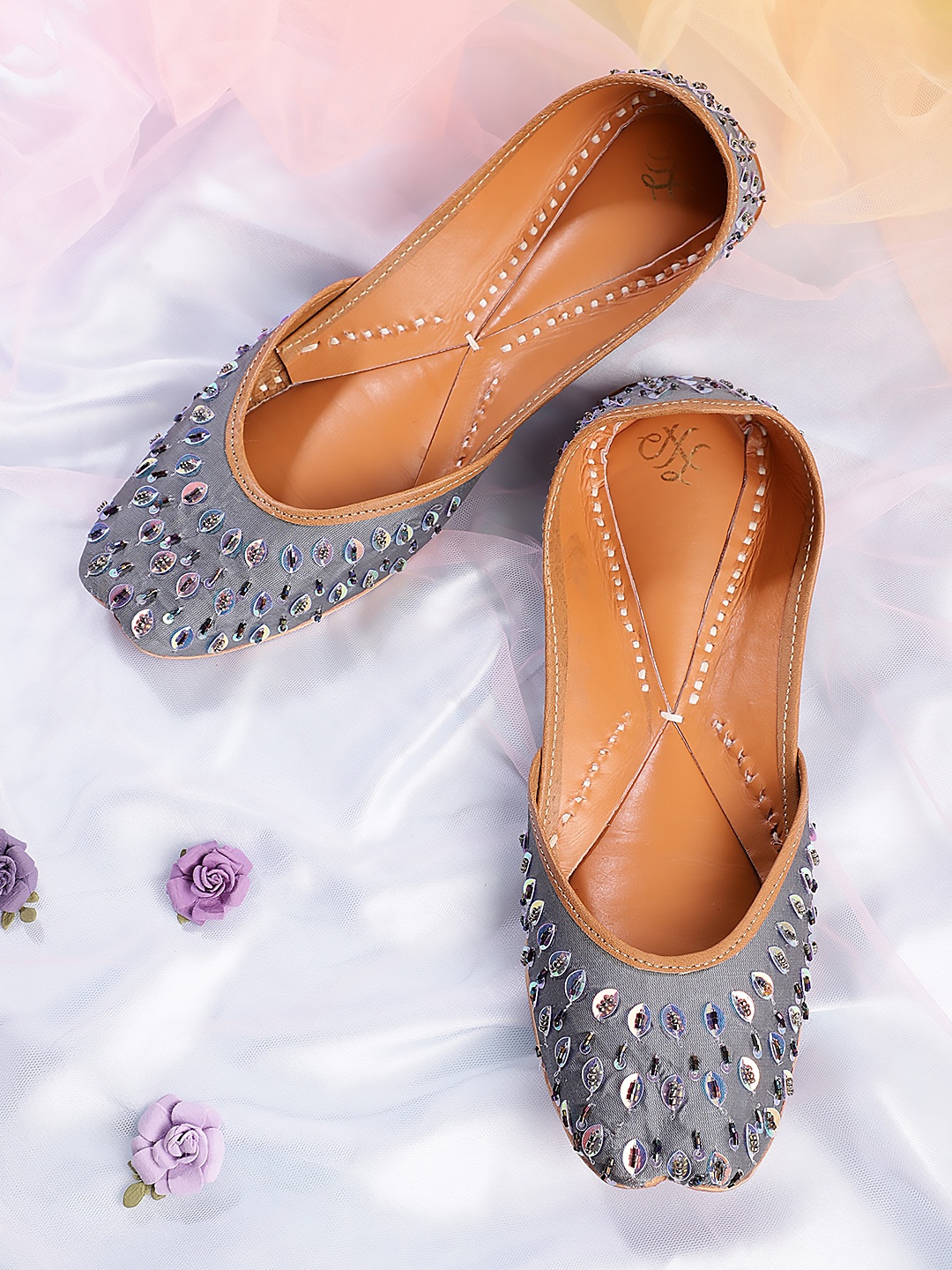

House of Pataudi Women Embellished Ethnic Mojaris, Grey