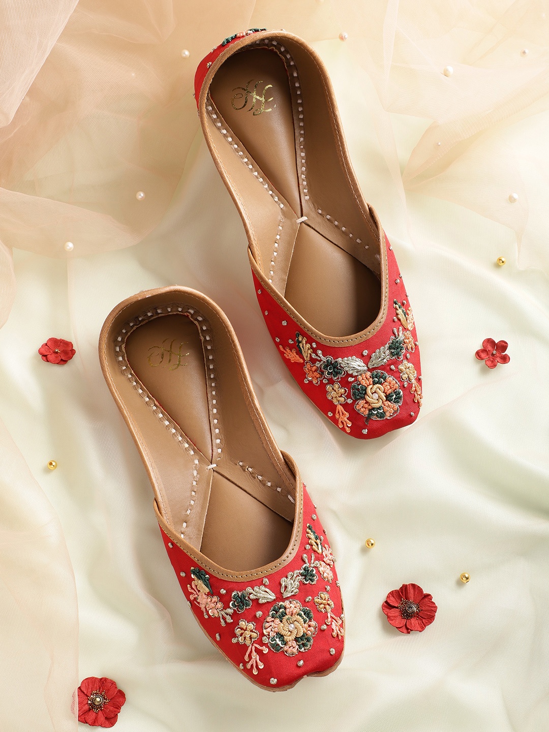 

House of Pataudi Women Floral Embroidered Embellished Detail Ethnic Mojaris, Red