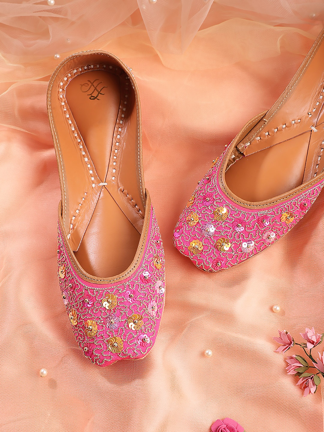 

House of Pataudi Women Embellished Ethnic Mojaris, Pink