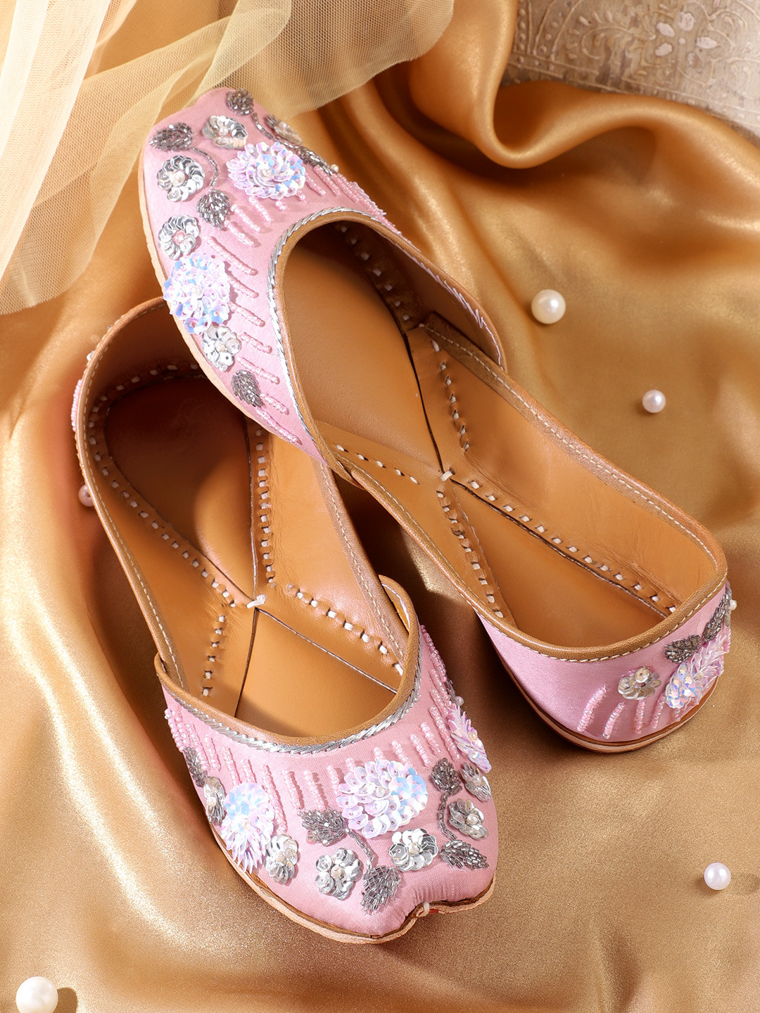 

House of Pataudi Women Embellished Ethnic Mojaris, Pink