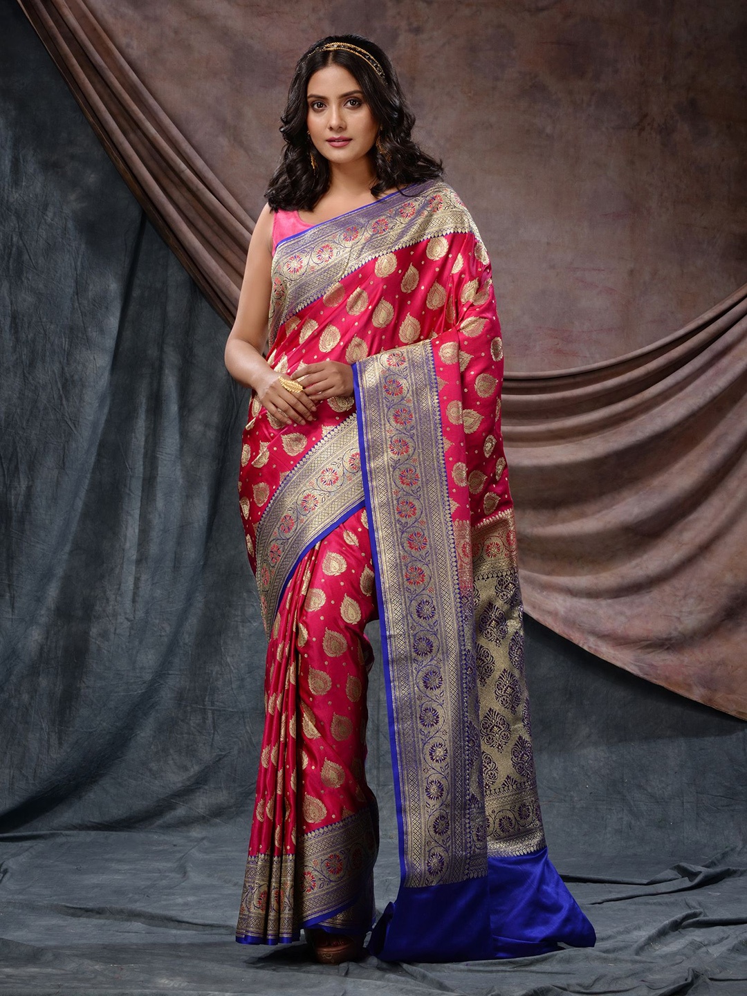 

Charukriti Ethinic Motifs Zari Banarasi Saree, Fuchsia