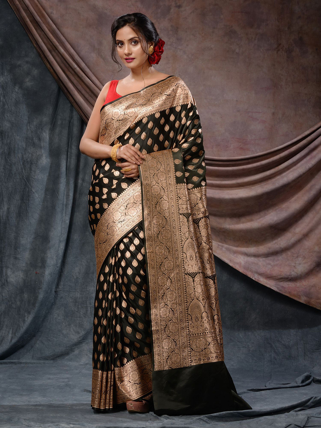 

Charukriti Ethnic Motifs Woven Design Zari Handwoven Katan Silk Banarasi Saree, Black
