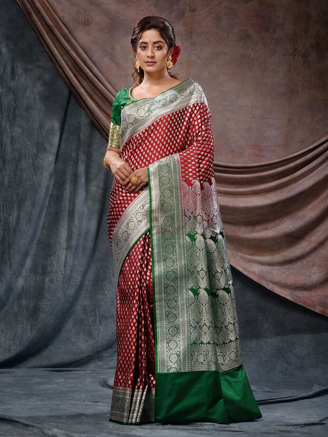 

Charukriti Ethnic Motifs Woven Design Zari Handwoven Katan Silk Banarasi Saree, Red