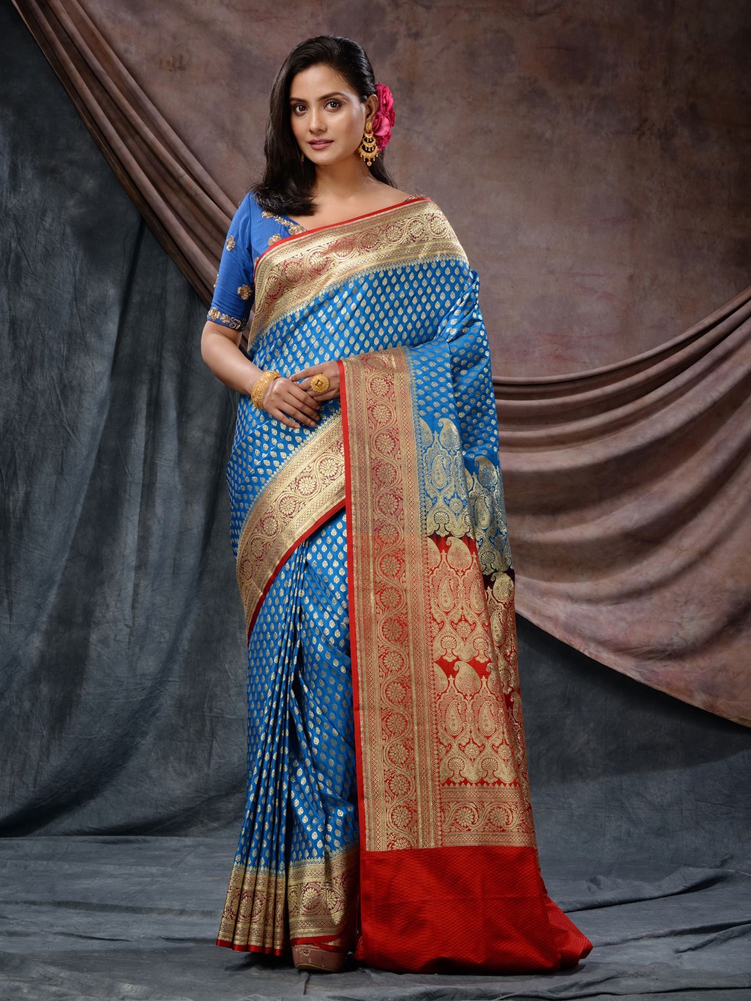 

Charukriti Ethnic Woven Design Zari Banarasi Saree, Blue