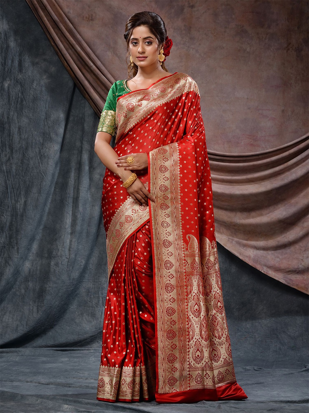 

Charukriti Floral Woven Design Zari Banarasi Saree, Red