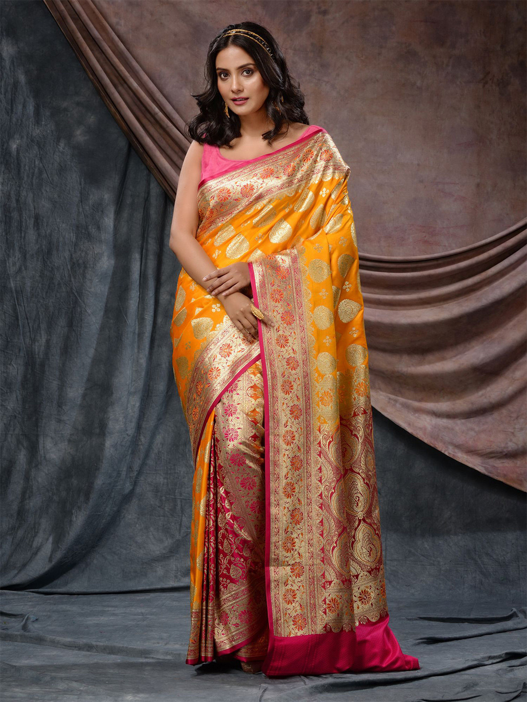 

Charukriti Ethnic Motifs Woven Design Zari Banarasi Saree, Yellow