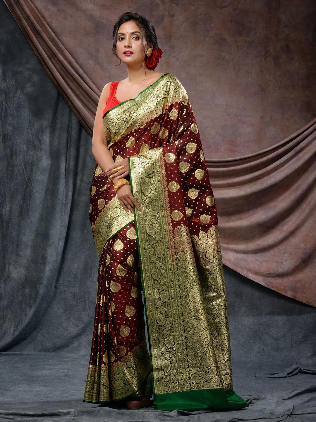 

Charukriti Ethnic Motifs Woven Design Zari Banarasi Saree, Maroon