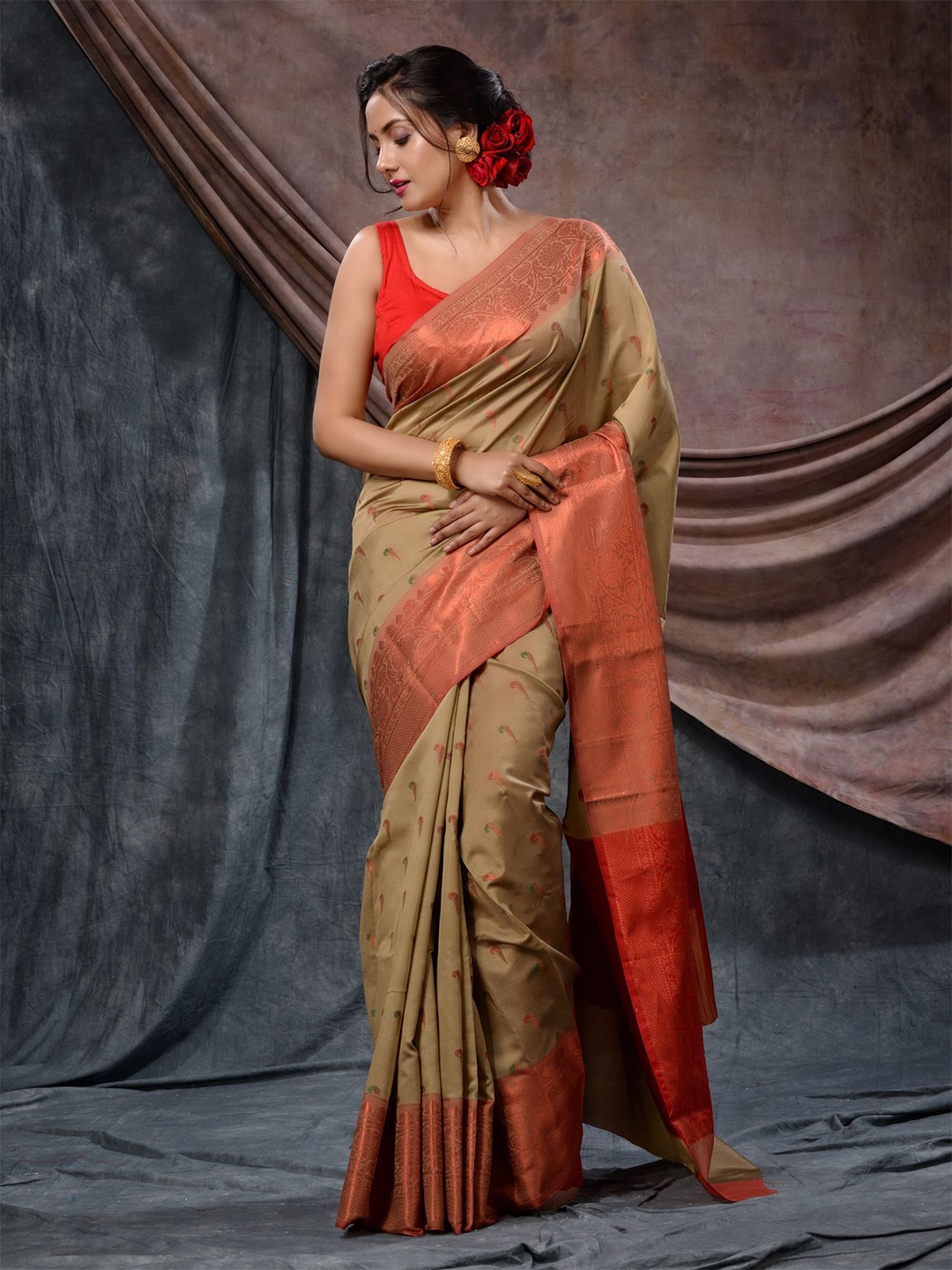 

Charukriti Ethnic Motif Woven Design Zari Saree, Beige