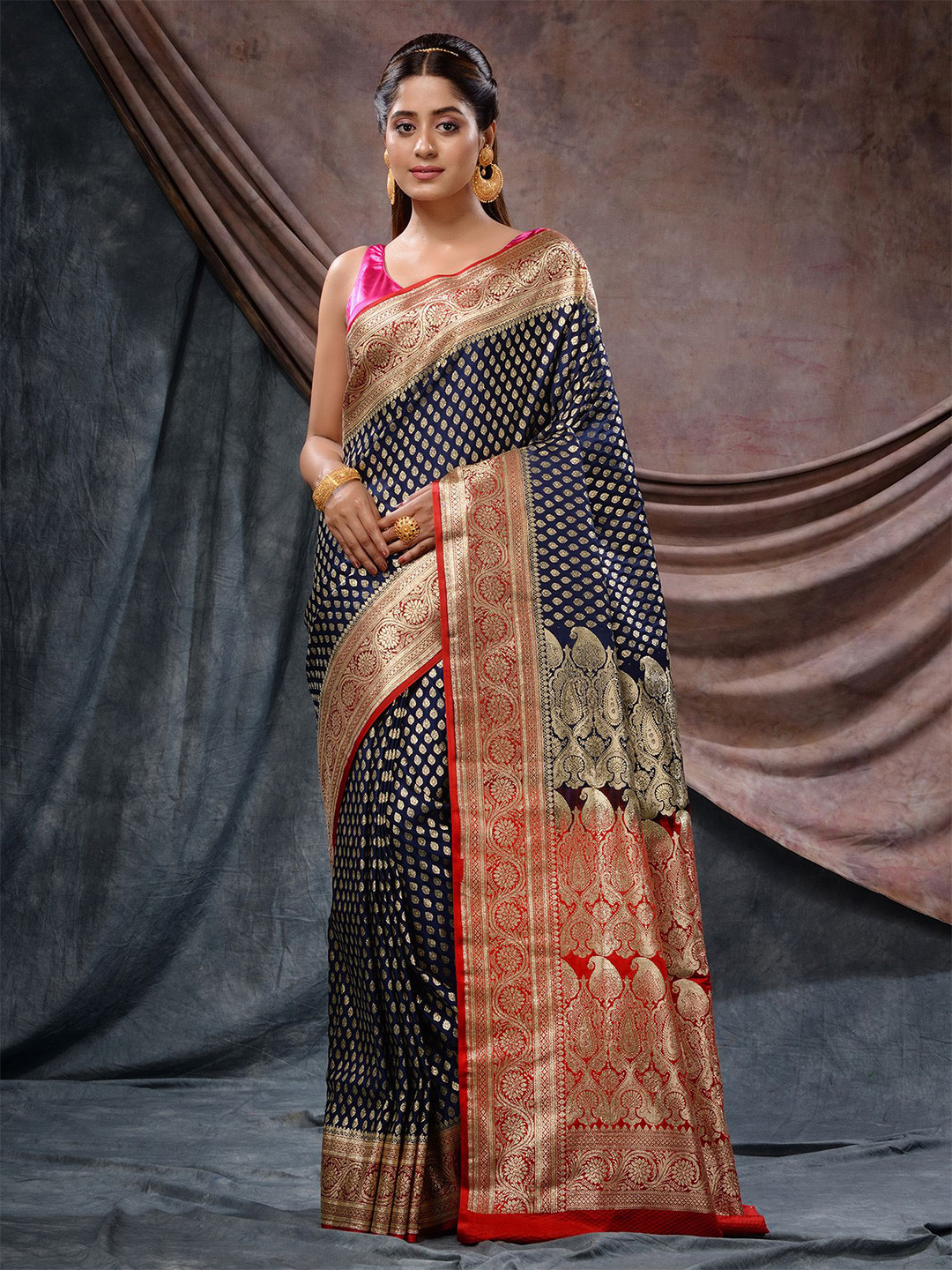 

Charukriti Ethnic Motif Woven Design Zari Banarasi Saree, Navy blue