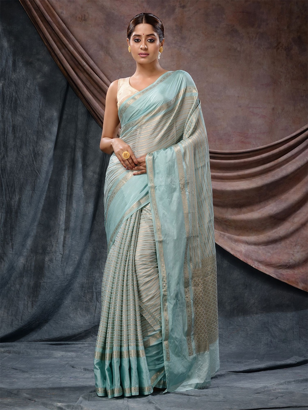 

Charukriti Ethnic Motifs Woven Design Zari Banarasi Saree, Blue