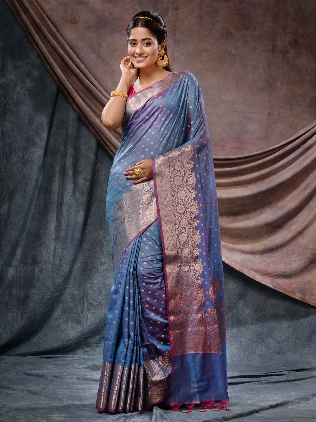

Charukriti Ethnic Motifs Woven Design Zari Saree, Blue
