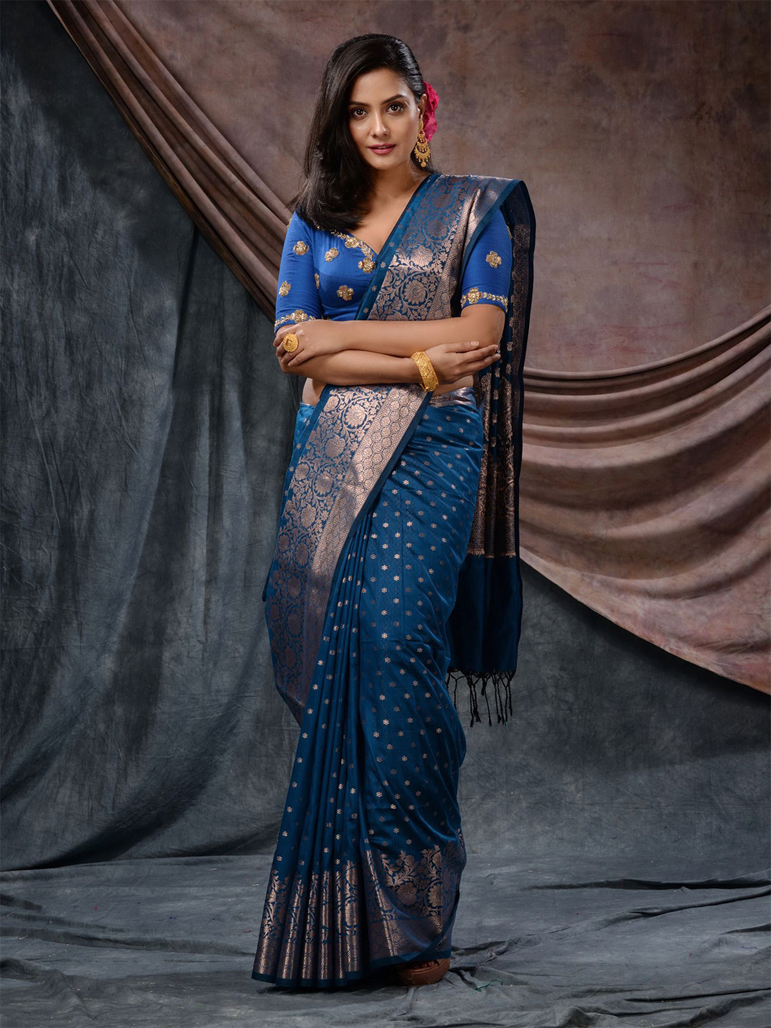 

Charukriti Floral Motif Woven Design Zari Saree, Blue