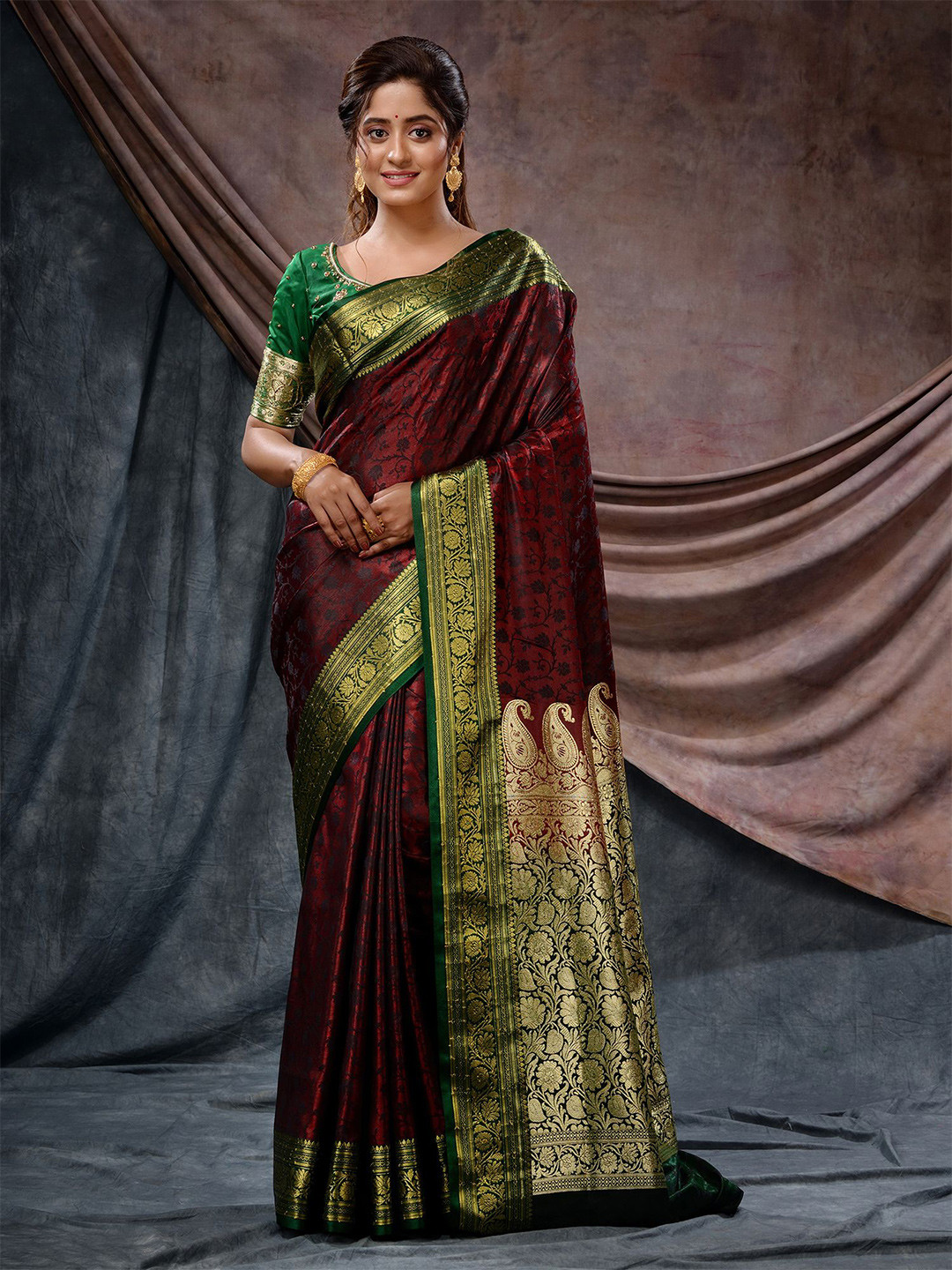 

Charukriti Floral Motif Woven Design Zari Saree, Brown