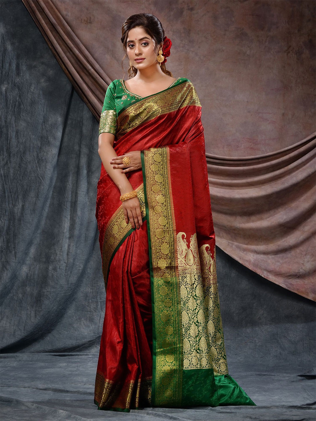 

Charukriti Ethnic Motifs Woven Design Zari Saree, Red