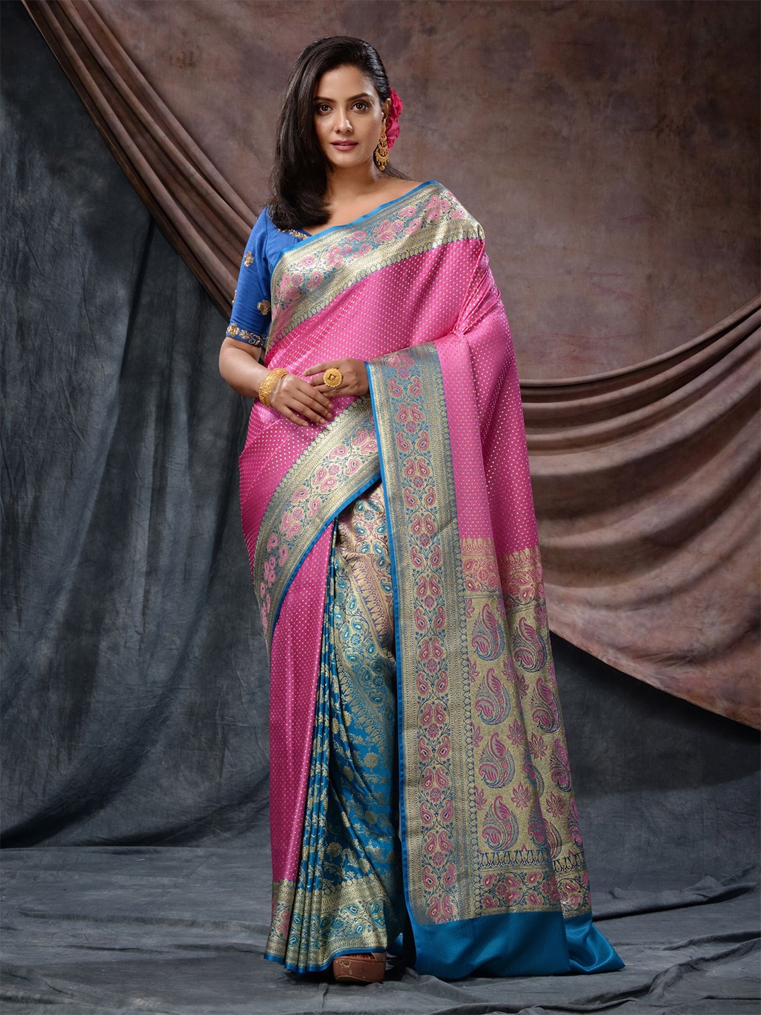 

Charukriti Ethnic Motif Woven Design Zari Banarasi Saree, Pink