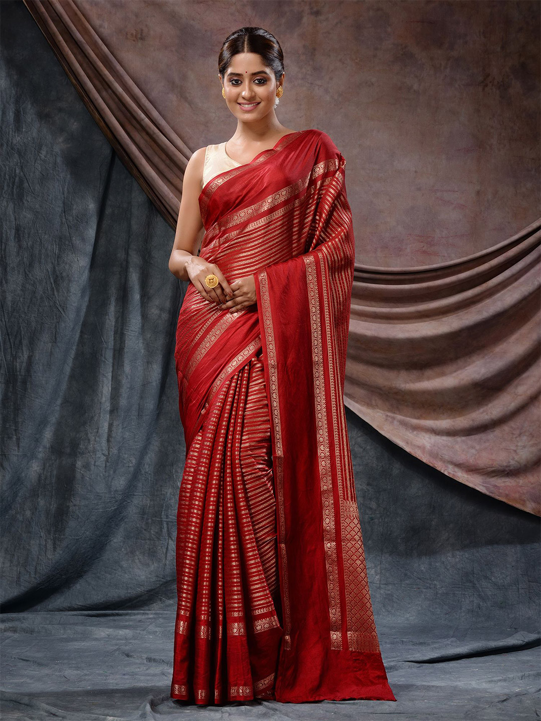 

Charukriti Striped Woven Design Zari Banarasi Saree, Red