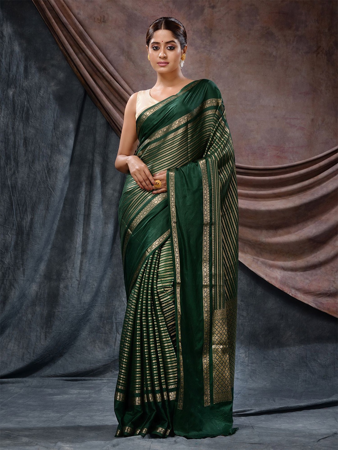

Charukriti Striped Woven Design Zari Handwoven Katan Silk Banarasi Saree, Green