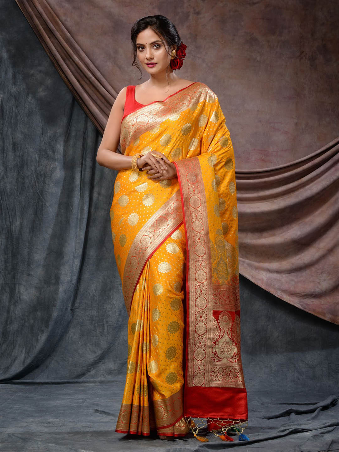 

Charukriti Ethnic Motifs Woven Design Zari Handwoven Katan Silk Banarasi Saree, Yellow
