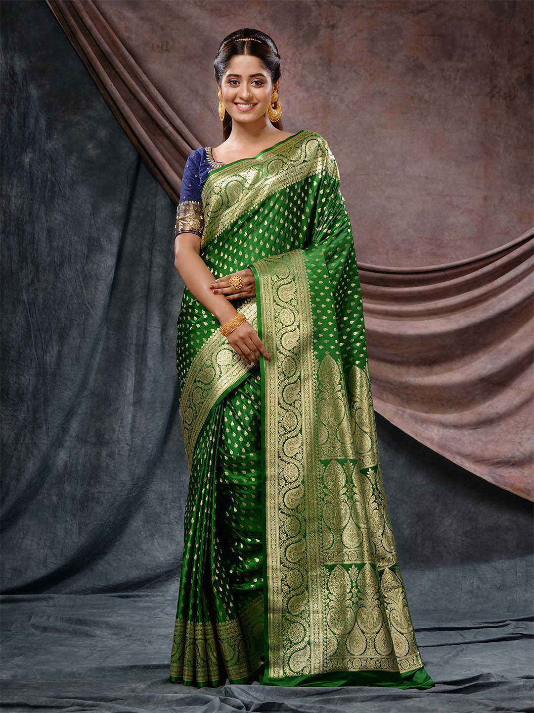 

Charukriti Ethnic Motif Woven Design Blend Banarasi Saree, Green
