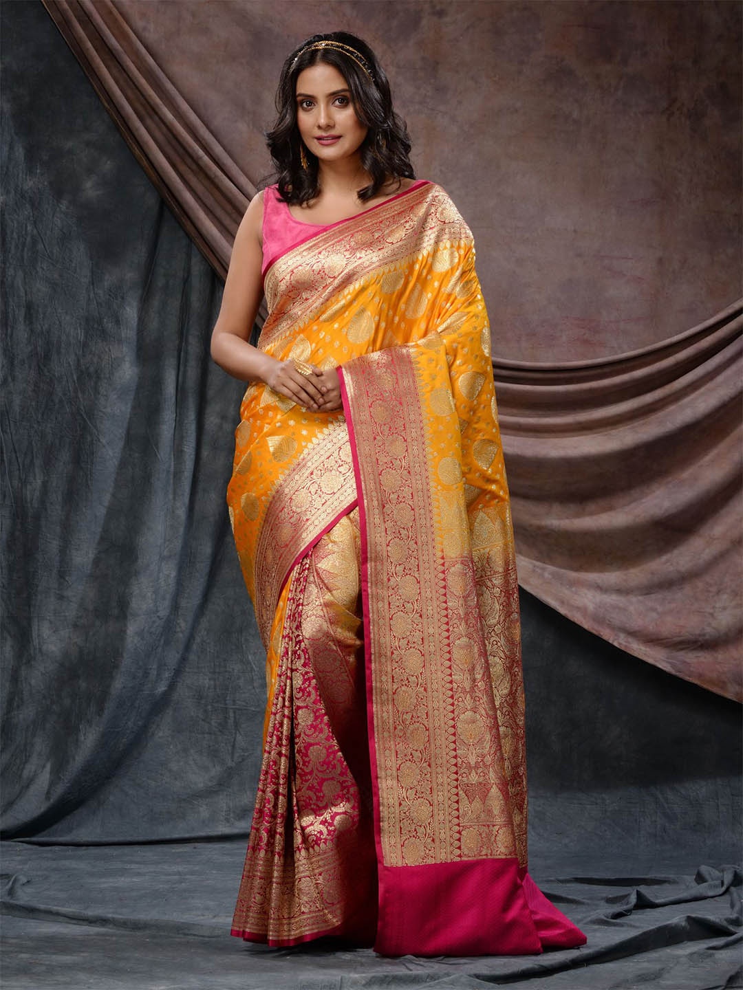 

Charukriti Ethnic Motif Woven Design Zari Banarasi Saree, Yellow