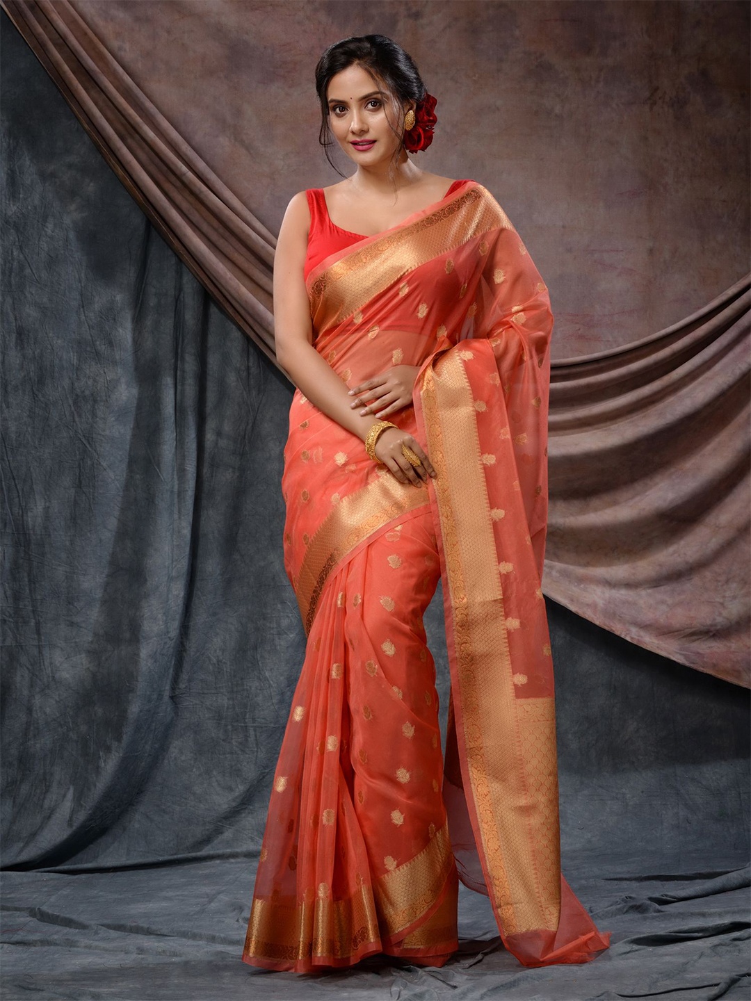 

Charukriti Floral Woven Design Zari Saree, Peach