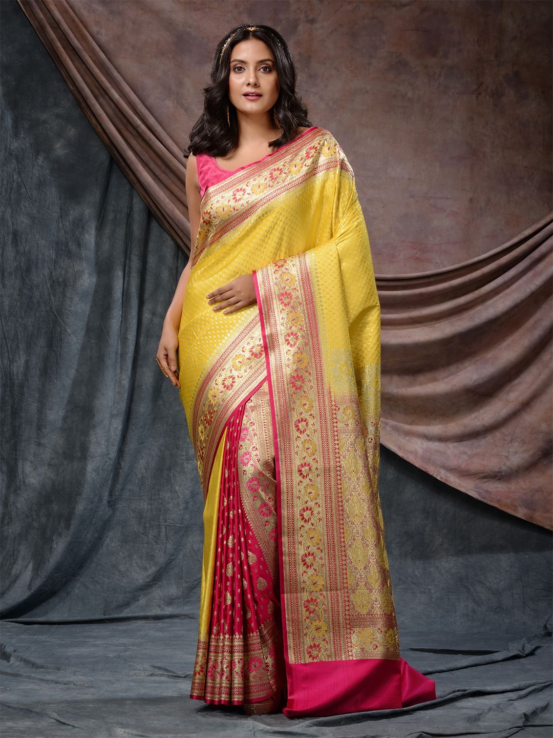 

Charukriti Woven Design Zari Silk Blend Banarasi Saree, Yellow