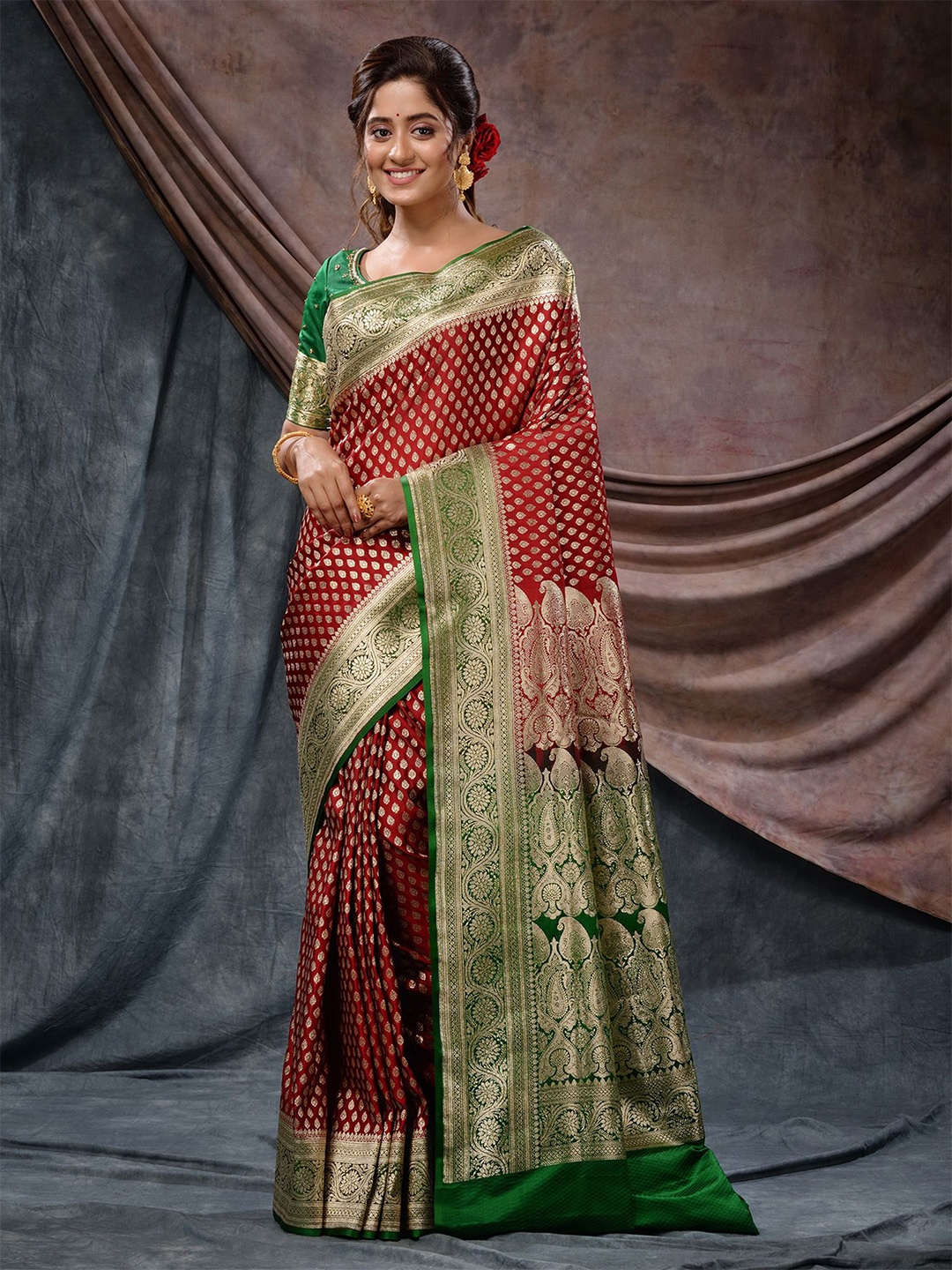 

Charukriti Ethnic Motif Woven Design Zari Banarasi Saree, Red