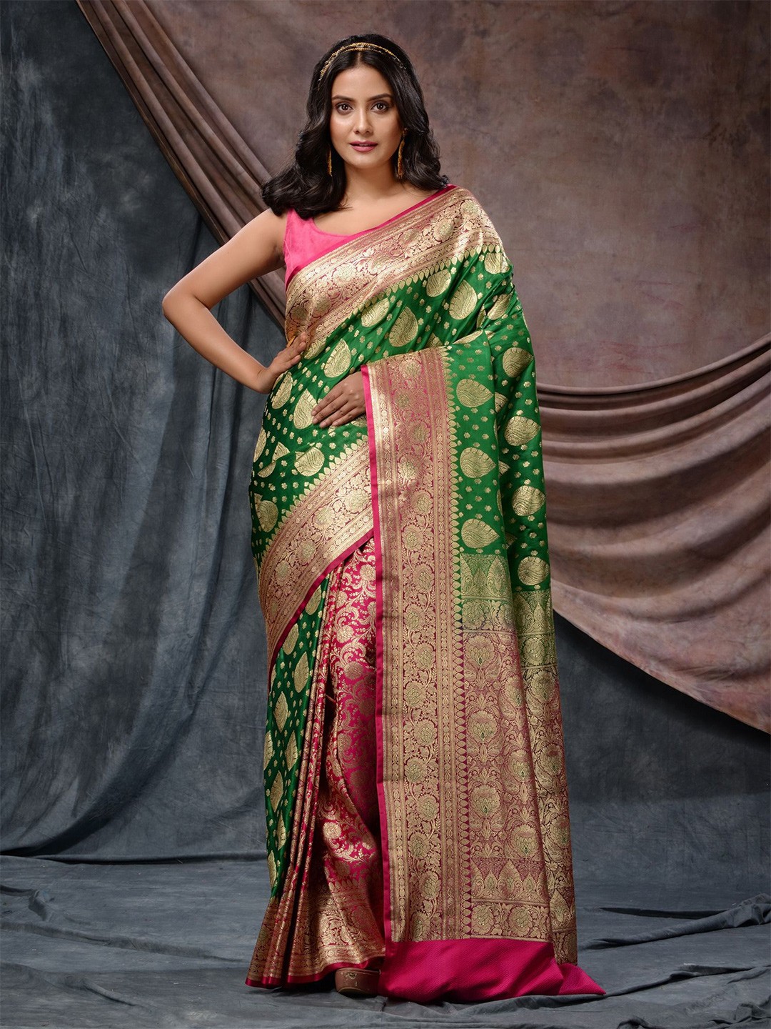 

Charukriti Floral Motif Woven Design Zari Banarasi Saree, Green