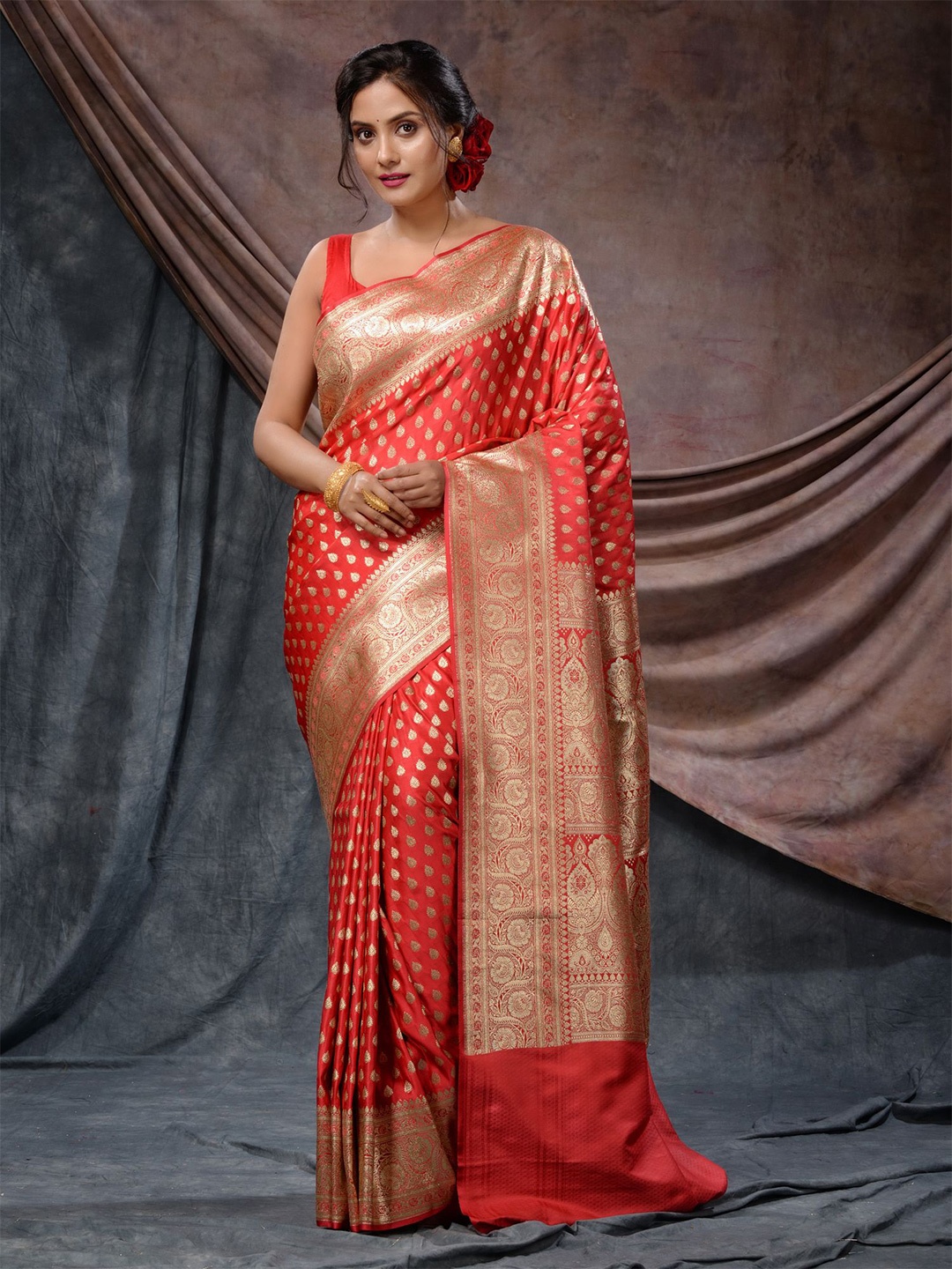 

Charukriti Ethinic Motifs Woven Design Zari Banarasi Saree, Red