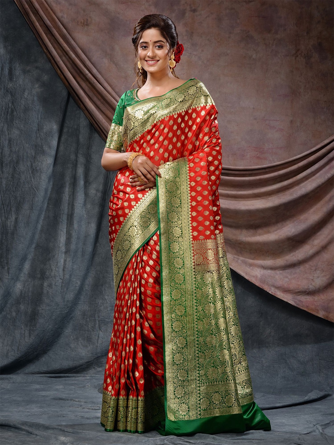 

Charukriti Ethinic Motifs Woven Design Zari Banarasi Saree, Red