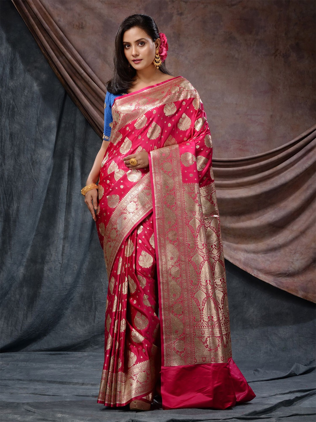 

Charukriti Floral Woven Design Zari Banarasi Saree, Fuchsia