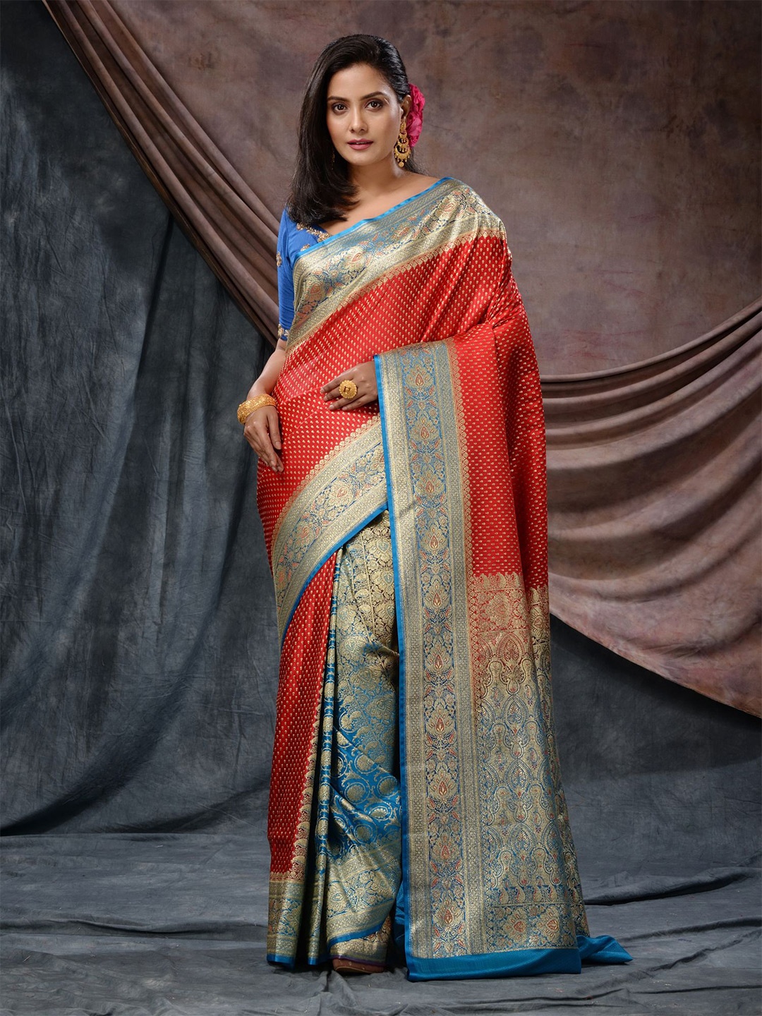 

Charukriti Ethnic Motif Woven Design Zari Banarasi Saree, Red